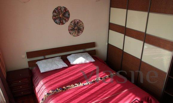 The apartment is on the street Grishko, Kyiv - apartment by the day