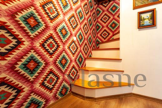 Large 5-room apartment in the center, Lviv - apartment by the day