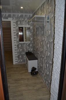 2 bedroom apartment on Kharitonov, Krivoy Rog - apartment by the day