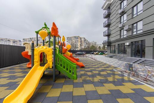 Podobovo metro station Virlytsia Kharkivska, Kyiv - apartment by the day