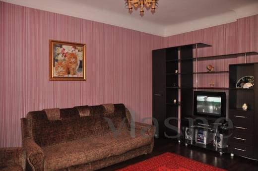 One bedroom apartment in the center, Poltava - apartment by the day