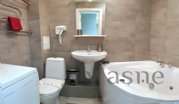 Luxurious studio with Jacuzzi in center, Kyiv - apartment by the day
