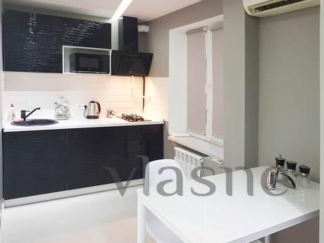Luxurious studio with Jacuzzi in center, Kyiv - apartment by the day