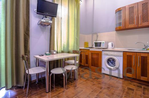 Andrii Marchenko, Kyiv - apartment by the day