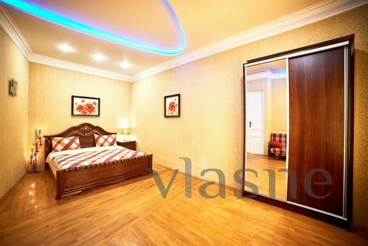 2-ком.кв-ра . с парковкой в самом центре, Львов - квартира посуточно