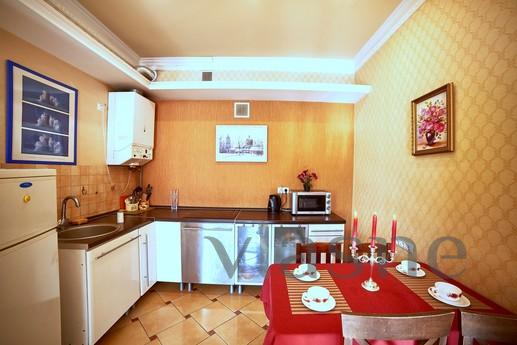 2-ком.кв-ра . с парковкой в самом центре, Львов - квартира посуточно