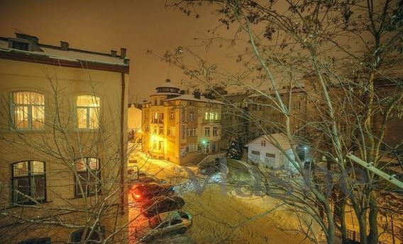 2-ком.кв-ра . с парковкой в самом центре, Львов - квартира посуточно