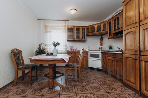 SEC MANUFAKTURA and SEC LAVIN. Dok2i3 gr, Sumy - apartment by the day