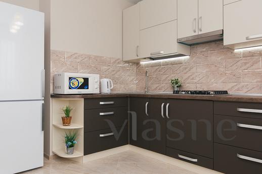 LUX.Novostroy.Harkovskaya.Tsentr.Dok2i3g, Sumy - apartment by the day