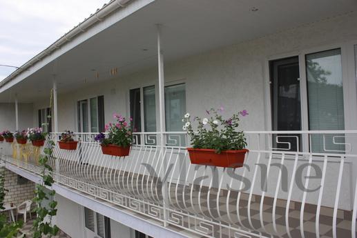 Rent comfortable accommodation by the sea in Feodosia! (By o