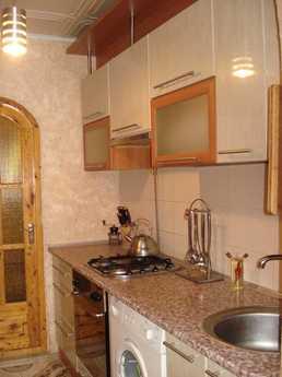 Luxury 2 k.kvartiru near Embankment, Yalta - apartment by the day
