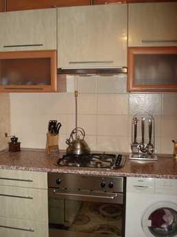 Luxury 2 k.kvartiru near Embankment, Yalta - apartment by the day