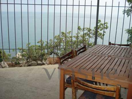 Detached house in Kastropol!, Yalta - apartment by the day