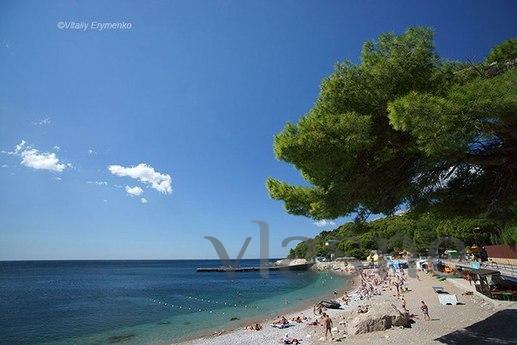 Detached house in Kastropol!, Yalta - apartment by the day