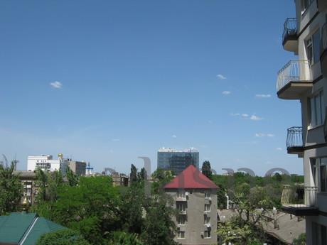 Rent an apartment in Odessa., Odessa - apartment by the day