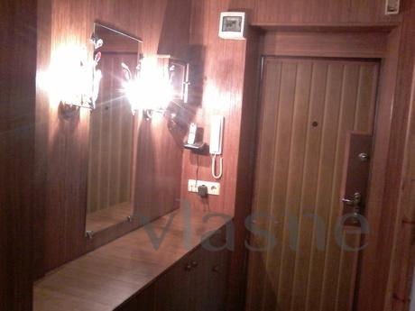 Rent 2-bedroom apartment on Lenina, designed for 4-5 beds. A