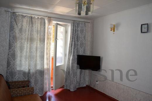 Clean apartment, hot water, kitchen utensils, air conditioni