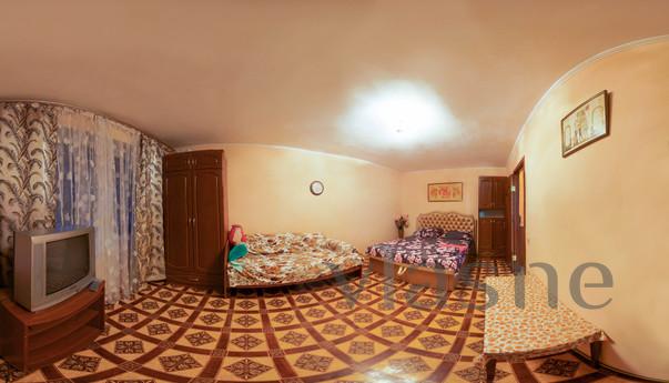 Rent one-room apartment in the center., Simferopol - apartment by the day