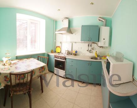 Rent one 3-bedroom apartment, Simferopol - apartment by the day