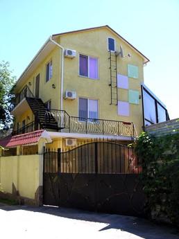 Mini-hotel 'Sunrise' by the se, Odessa - apartment by the day