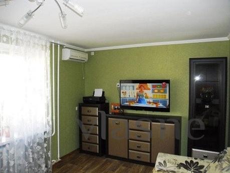 I rent one bedroom apartment in the center of Yalta on the s