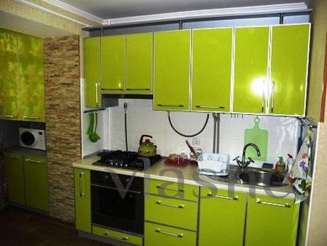 Apartment for Rent 1500 rubles, Yevpatoriya - apartment by the day