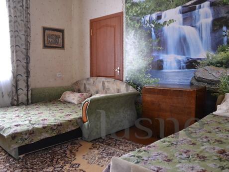 Detached house in the center of, Alushta - apartment by the day