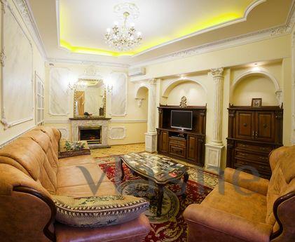 VIP Deribasovskaya, 10, Odessa - apartment by the day