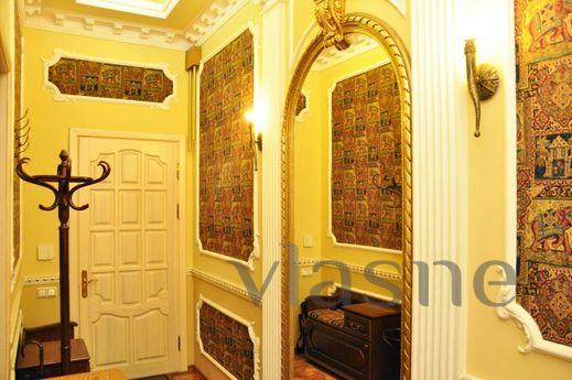 VIP Deribasovskaya, 10, Odessa - apartment by the day