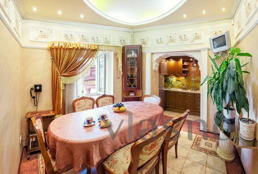 VIP Deribasovskaya, 10, Odessa - apartment by the day