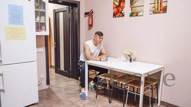 Network of Private Hostels in Kyiv - 500, Kyiv - apartment by the day
