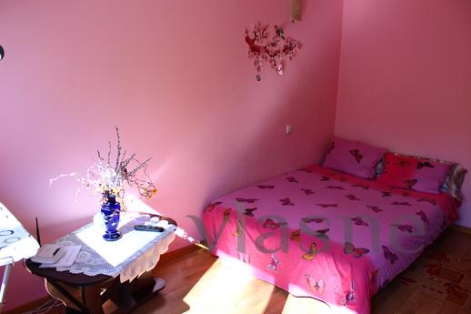 Its cozy apartment, WI-FI, Odessa - apartment by the day