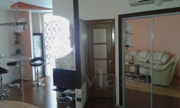 2-in. Center. Overlooking the Independen, Kyiv - apartment by the day