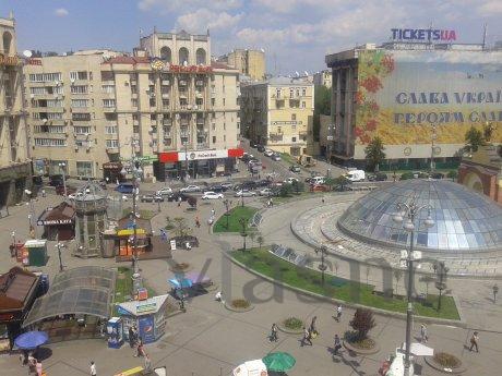 2-in. Center. Overlooking the Independen, Kyiv - apartment by the day