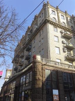 2 bedroom apartment Kreshchatik, Kyiv - apartment by the day