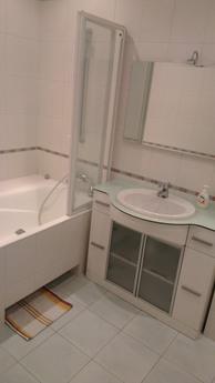 Rent 2 room, Akhmatova 47. Daily., Kyiv - apartment by the day