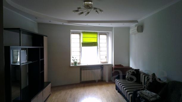 The apartment is in a brick house at m. Osokorki. All the ne