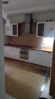 Rent 2 room, Akhmatova 47. Daily., Kyiv - apartment by the day