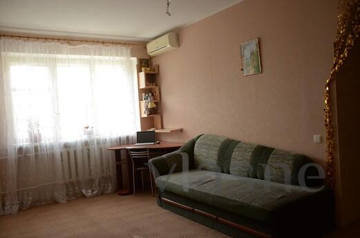 Rent daily 3-room apartment, Chernomorsk (Illichivsk) - apartment by the day
