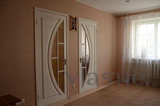 Rent daily 3-room apartment, Chernomorsk (Illichivsk) - apartment by the day