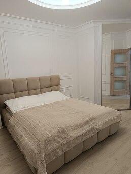 Two-room apartment Luxury in the center, Chernivtsi - apartment by the day