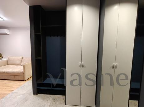 Стильна 2к квартира біля Рахманова, Днепр (Днепропетровск) - квартира посуточно