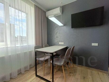 A haven for mandrivniks on the right, Dnipro (Dnipropetrovsk) - apartment by the day