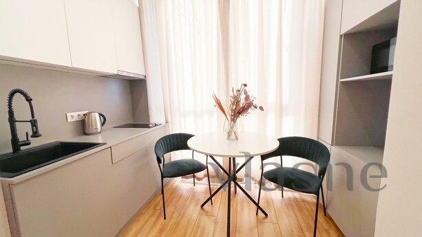 Modern design and comfort in the best area, Dnipro (Dnipropetrovsk) - apartment by the day