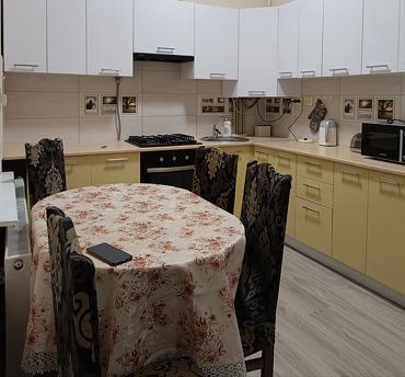 Two-room apartment in the center, Chernivtsi - apartment by the day