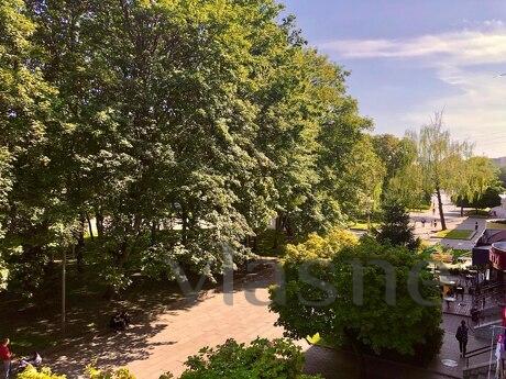 Apartment in the center, documents visible, Rivne - apartment by the day