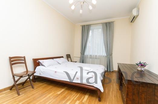 Apartment in a quiet location in a noisy, Киев - апартамент за нощувки