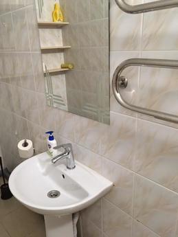 Cozy 2 bedroom apartment in 7th Heaven!, Odessa - apartment by the day