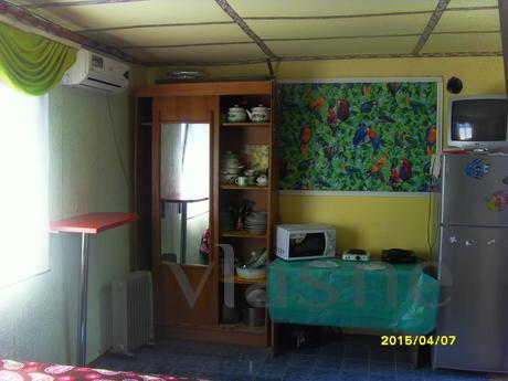 Real Partheni Crimea for 2-6 people !!!, Partenit - apartment by the day