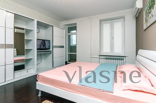 VIP APARTMENT, 3 BEDROOMS + STUDIO, Kyiv - apartment by the day